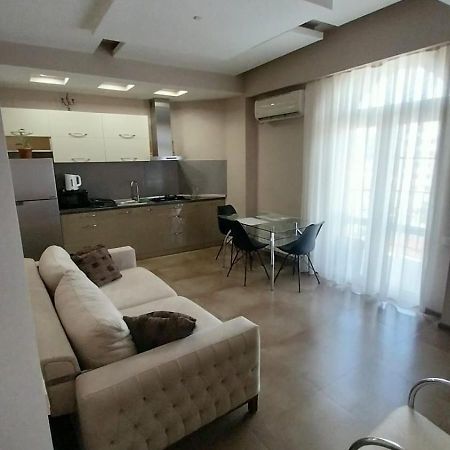 Apartment On Rustaveli Batumi Exteriör bild